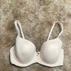 Victoria’s Secret Body by Victoria Lined Demi Woman’s Bra Size 34DD